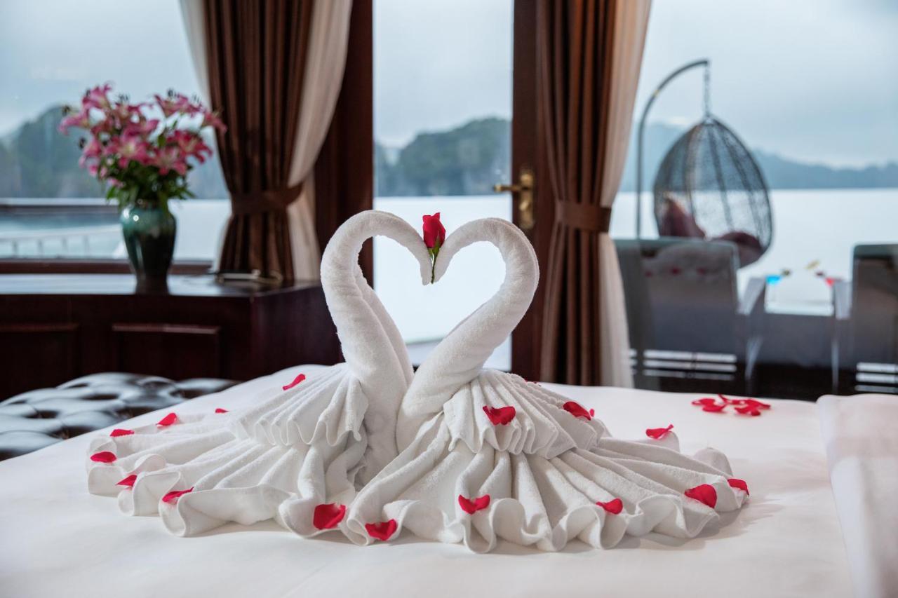 Dora Cruise By Hag Hotel Ha Long Bagian luar foto